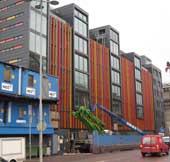 Kungsbron, Hus C som �verd�ckar j�rnv�gssp�ren vid Stockholm Central